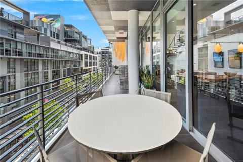 Condo in Miami, Florida, 3 bedrooms  № 1699304 - photo 5