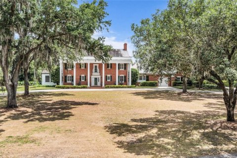 House in Orlando, Florida 5 bedrooms, 535.95 sq.m. № 2212025 - photo 2