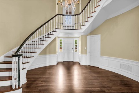 House in Orlando, Florida 5 bedrooms, 535.95 sq.m. № 2212025 - photo 21