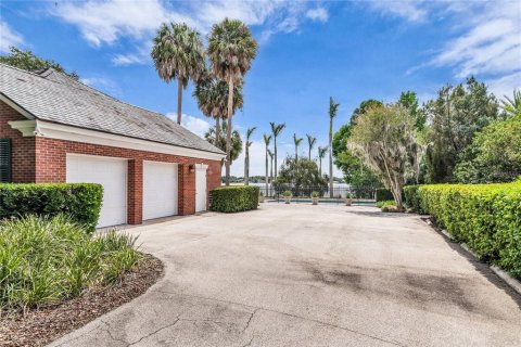 House in Orlando, Florida 5 bedrooms, 535.95 sq.m. № 2212025 - photo 6