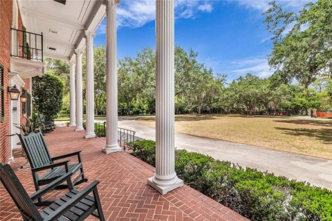 House in Orlando, Florida 5 bedrooms, 535.95 sq.m. № 2212025 - photo 19