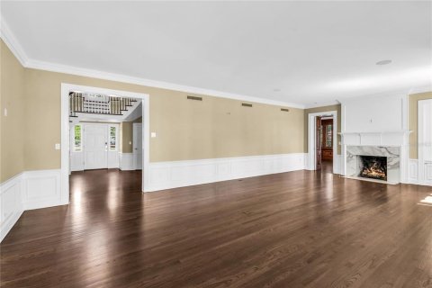 House in Orlando, Florida 5 bedrooms, 535.95 sq.m. № 2212025 - photo 24