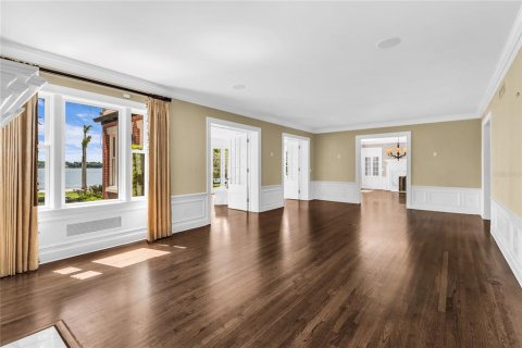 House in Orlando, Florida 5 bedrooms, 535.95 sq.m. № 2212025 - photo 29