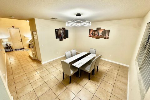 Купить виллу или дом в Хомстед, Флорида 4 спальни, 226.4м2, № 2048266 - фото 13