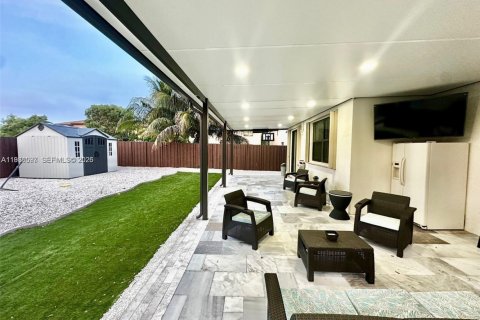 Купить виллу или дом в Хомстед, Флорида 4 спальни, 226.4м2, № 2048266 - фото 8