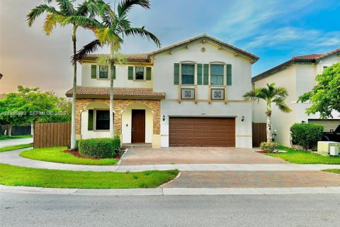 Дом в Хомстед, Флорида 4 спальни, 226.4м2 № 2048266