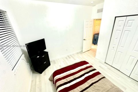 Купить виллу или дом в Хомстед, Флорида 4 спальни, 226.4м2, № 2048266 - фото 17