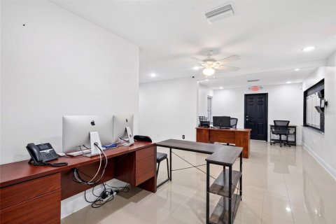 Commercial property in Dunnellon, Florida 91.42 sq.m. № 2391535 - photo 11