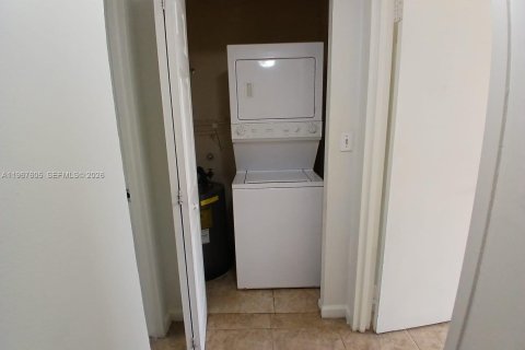 Condominio en alquiler en Hollywood, Florida, 1 dormitorio, 60.39 m2 № 2078165 - foto 10
