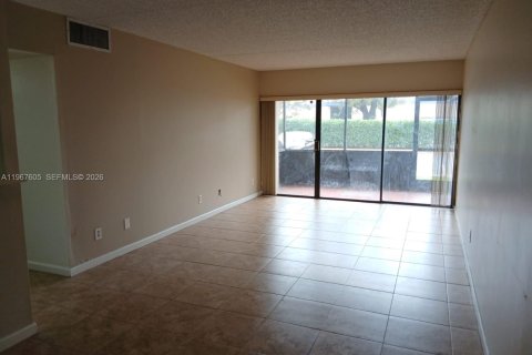 Condominio en alquiler en Hollywood, Florida, 1 dormitorio, 60.39 m2 № 2078165 - foto 2