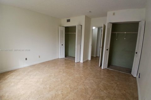 Condominio en alquiler en Hollywood, Florida, 1 dormitorio, 60.39 m2 № 2078165 - foto 8