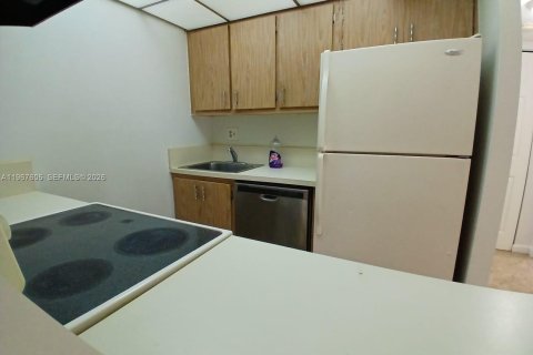 Condominio en alquiler en Hollywood, Florida, 1 dormitorio, 60.39 m2 № 2078165 - foto 4