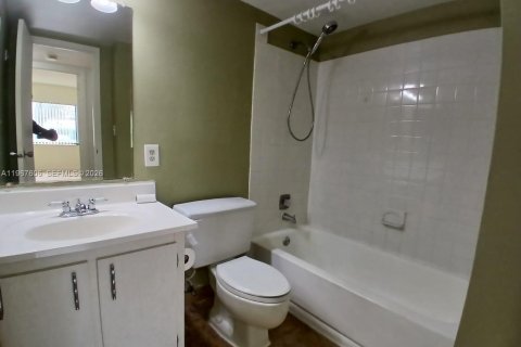 Condominio en alquiler en Hollywood, Florida, 1 dormitorio, 60.39 m2 № 2078165 - foto 6