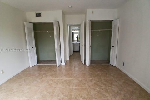 Condominio en alquiler en Hollywood, Florida, 1 dormitorio, 60.39 m2 № 2078165 - foto 9
