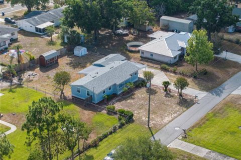 Villa ou maison à vendre à Eagle Lake, Floride: 5 chambres, 151.62 m2 № 2212382 - photo 2