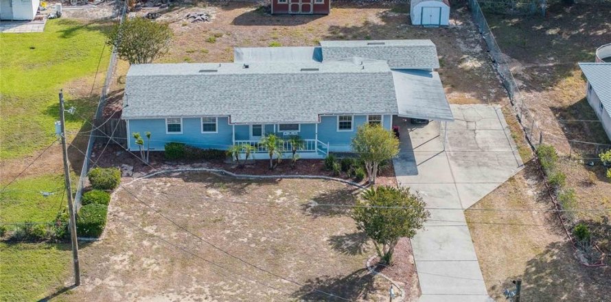 Villa ou maison à Eagle Lake, Floride 5 chambres, 151.62 m2 № 2212382