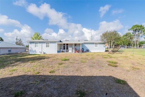 Villa ou maison à vendre à Eagle Lake, Floride: 5 chambres, 151.62 m2 № 2212382 - photo 30