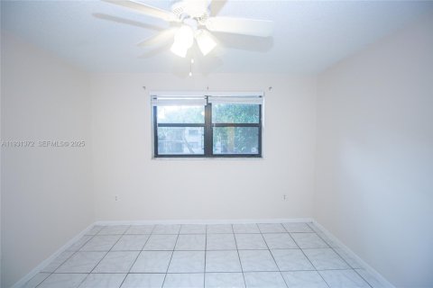 Copropriété à louer à Sunrise, Floride: 2 chambres, 91.6 m2 № 1990099 - photo 14