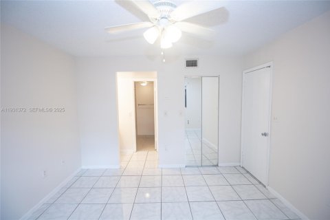 Copropriété à louer à Sunrise, Floride: 2 chambres, 91.6 m2 № 1990099 - photo 15