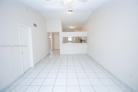 Copropriété à louer à Sunrise, Floride: 2 chambres, 91.6 m2 № 1990099 - photo 19