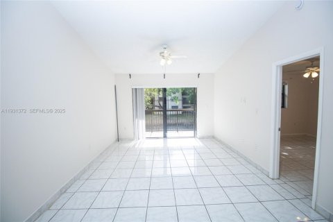 Copropriété à louer à Sunrise, Floride: 2 chambres, 91.6 m2 № 1990099 - photo 11