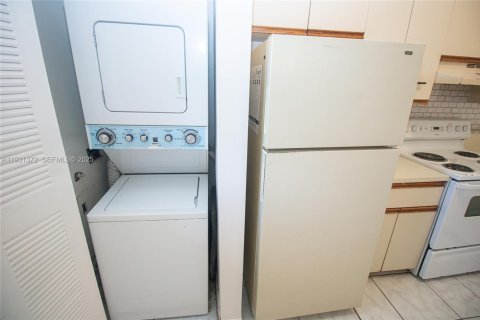 Copropriété à louer à Sunrise, Floride: 2 chambres, 91.6 m2 № 1990099 - photo 5