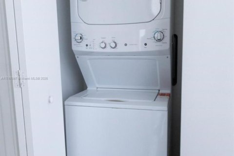 Condominio en venta en Miami, Florida, 2 dormitorios, 119.57 m2 № 1979673 - foto 26