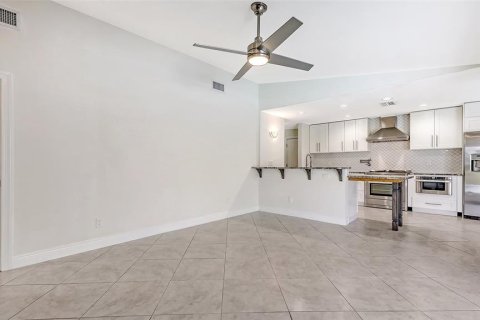 Casa en venta en Sarasota, Florida, 4 dormitorios, 226.31 m2 № 1851077 - foto 8