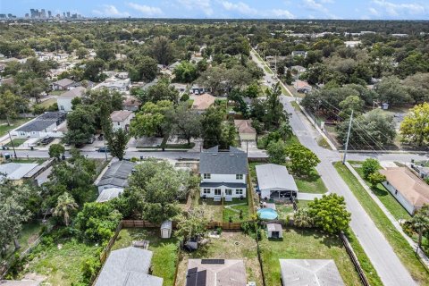 Townhouse in Tampa, Florida 3 bedrooms, 131.46 sq.m. № 1815892 - photo 29