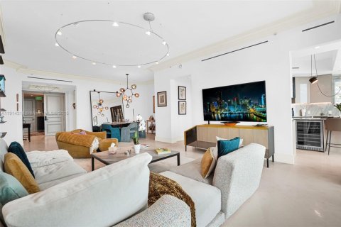 Condo in Sunny Isles Beach, Florida, 2 bedrooms  № 1969900 - photo 18