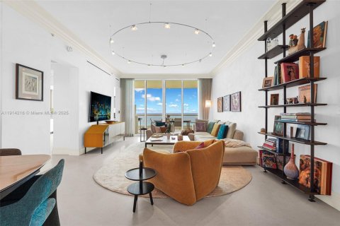 Condo in Sunny Isles Beach, Florida, 2 bedrooms  № 1969900 - photo 22