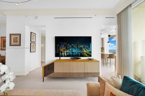 Condo in Sunny Isles Beach, Florida, 2 bedrooms  № 1969900 - photo 26