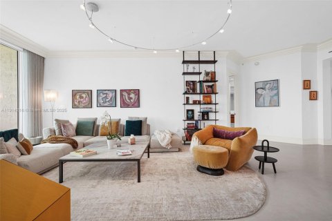 Condo in Sunny Isles Beach, Florida, 2 bedrooms  № 1969900 - photo 15