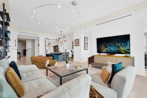 Condo in Sunny Isles Beach, Florida, 2 bedrooms  № 1969900 - photo 16