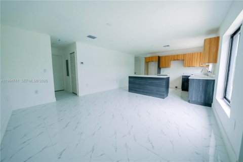 Commercial property in Miami, Florida 216.83 sq.m. № 2056357 - photo 13