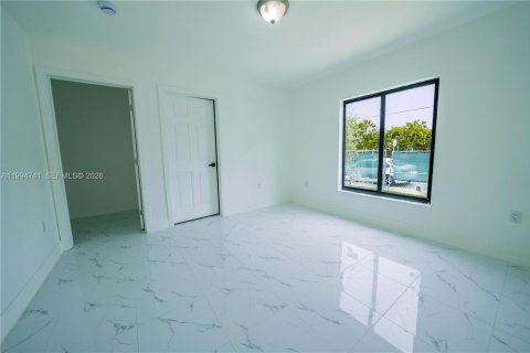 Commercial property in Miami, Florida 216.83 sq.m. № 2056357 - photo 18