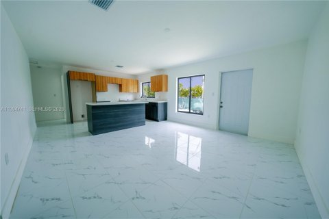 Commercial property in Miami, Florida 216.83 sq.m. № 2056357 - photo 14