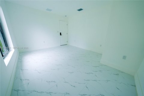 Commercial property in Miami, Florida 216.83 sq.m. № 2056357 - photo 26