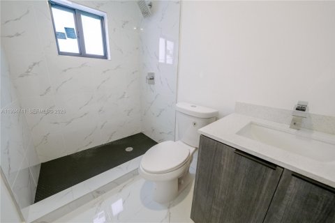 Commercial property in Miami, Florida 216.83 sq.m. № 2056357 - photo 8