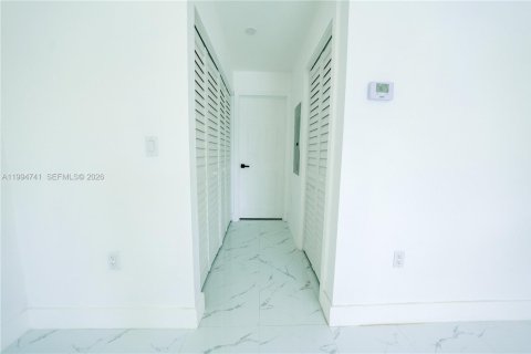 Commercial property in Miami, Florida 216.83 sq.m. № 2056357 - photo 16