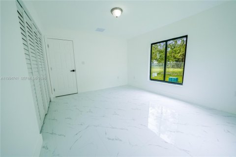 Commercial property in Miami, Florida 216.83 sq.m. № 2056357 - photo 23