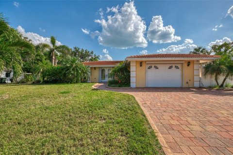 House in Nokomis, Florida 2 bedrooms, 118.64 sq.m. № 1614665 - photo 2