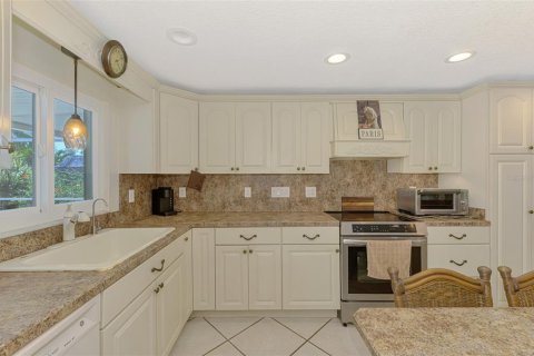 House in Nokomis, Florida 2 bedrooms, 118.64 sq.m. № 1614665 - photo 13