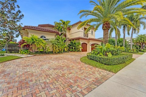 Casa en venta en Plantation, Florida, 5 dormitorios, 413.6 m2 № 2254945 - foto 2