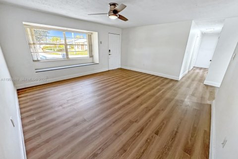 Villa ou maison à vendre à Hollywood, Floride: 3 chambres, 114.46 m2 № 2025237 - photo 7