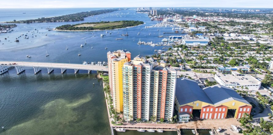 Condo in Riviera Beach, Florida, 2 bedrooms № 1134908