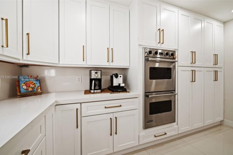 Villa ou maison à vendre à Miami Lakes, Floride: 3 chambres, 310.48 m2 № 2024073 - photo 17