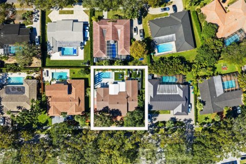 Villa ou maison à vendre à Miami Lakes, Floride: 3 chambres, 310.48 m2 № 2024073 - photo 2