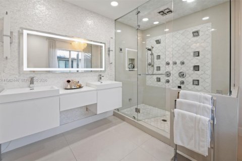 Villa ou maison à vendre à Miami Lakes, Floride: 3 chambres, 310.48 m2 № 2024073 - photo 21