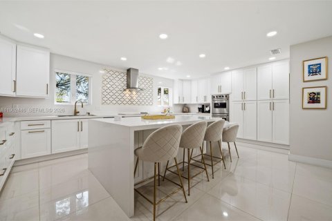 Villa ou maison à vendre à Miami Lakes, Floride: 3 chambres, 310.48 m2 № 2024073 - photo 13